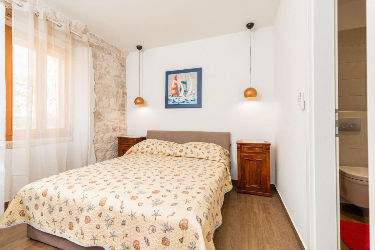 Vintage House Al Pozzo Aparthotel Hvar Town Exteriör bild